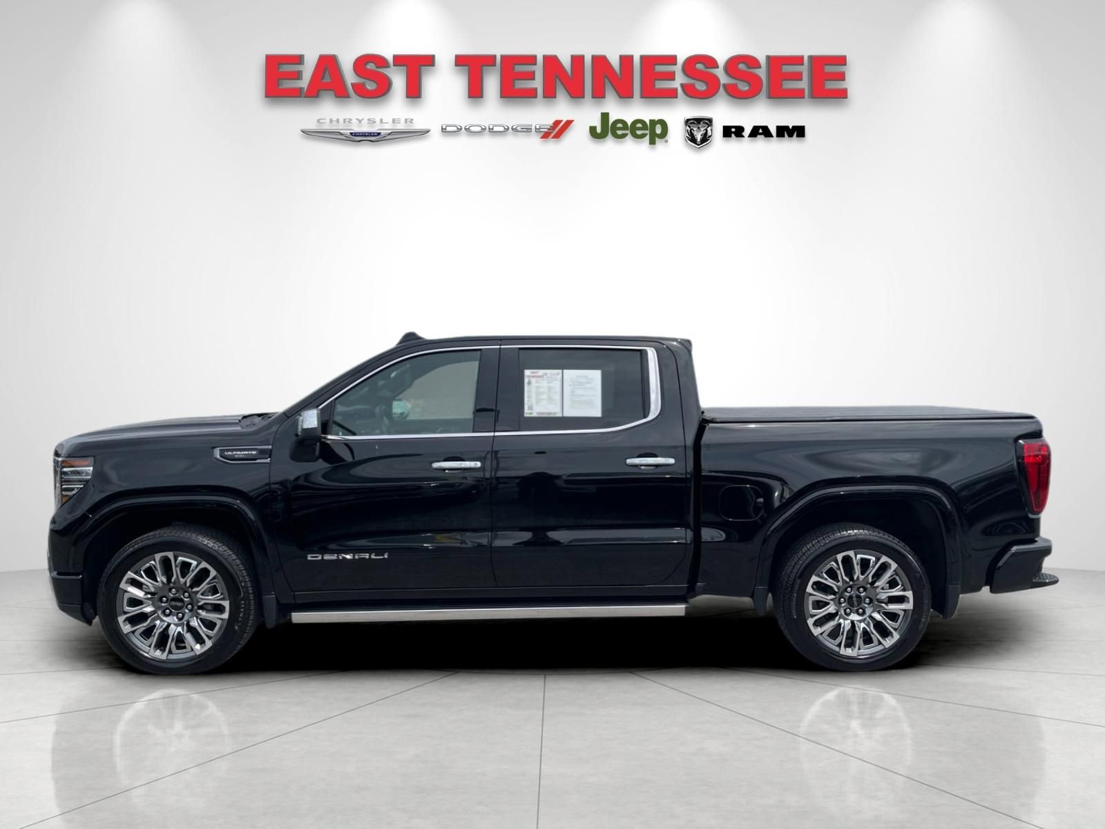 Used 2025 GMC Sierra 1500 Denali Ultimate AWD/4WD image 6
