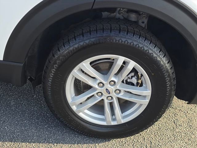 Used 2024 Ford Explorer XLT w/ Equipment Group 202A image 13