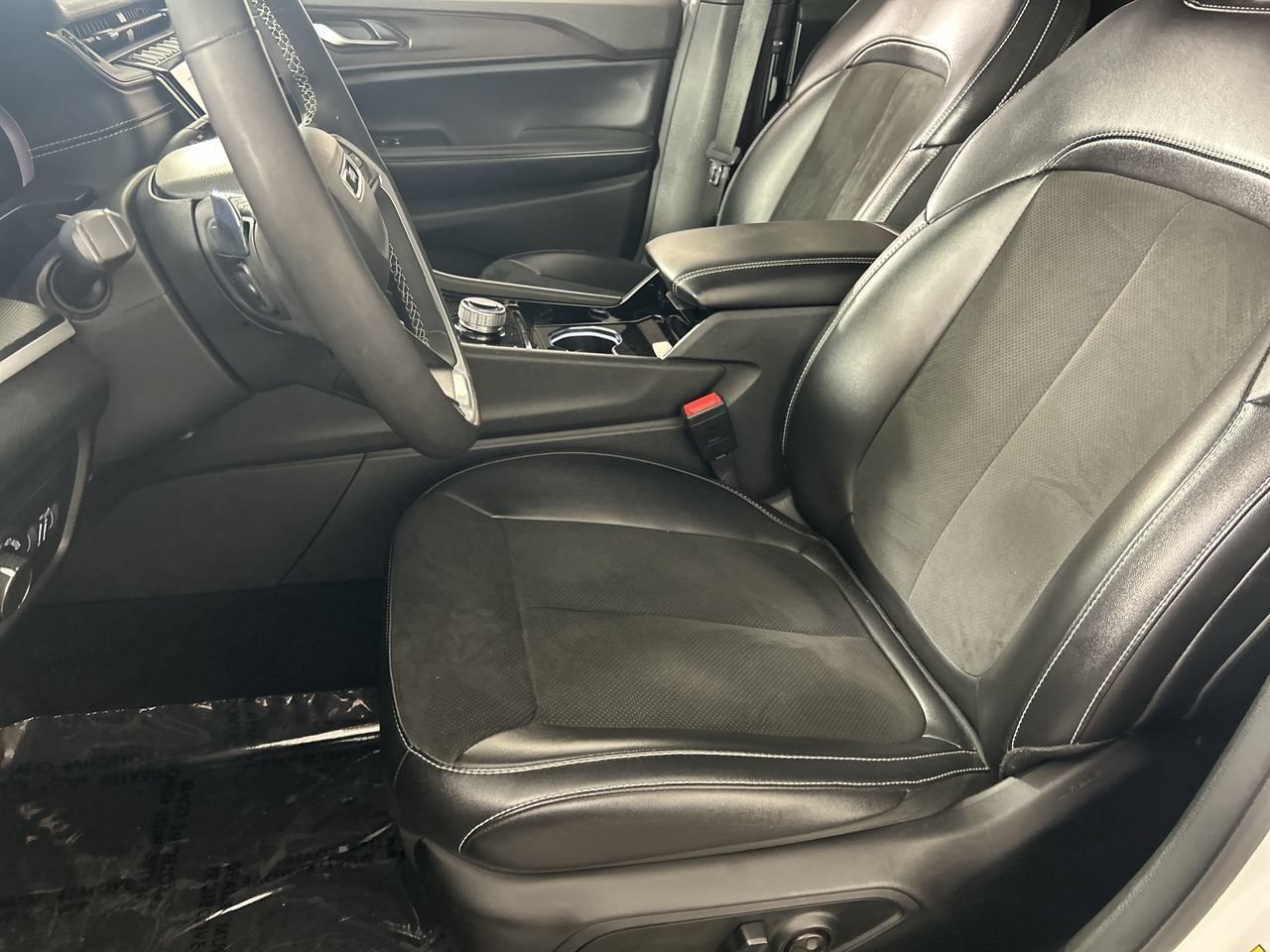 Used 2023 Jeep Grand Cherokee L Laredo AWD/4WD image 20