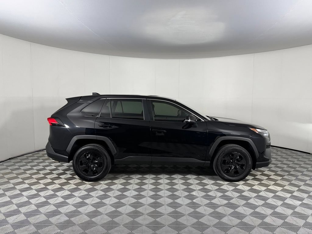 Used 2024 Toyota RAV4 LE FWD image 7