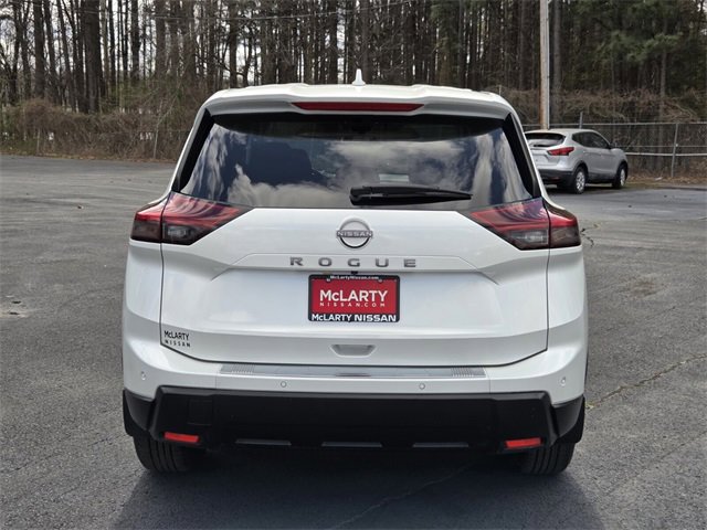 Certified 2025 Nissan Rogue SV image 10