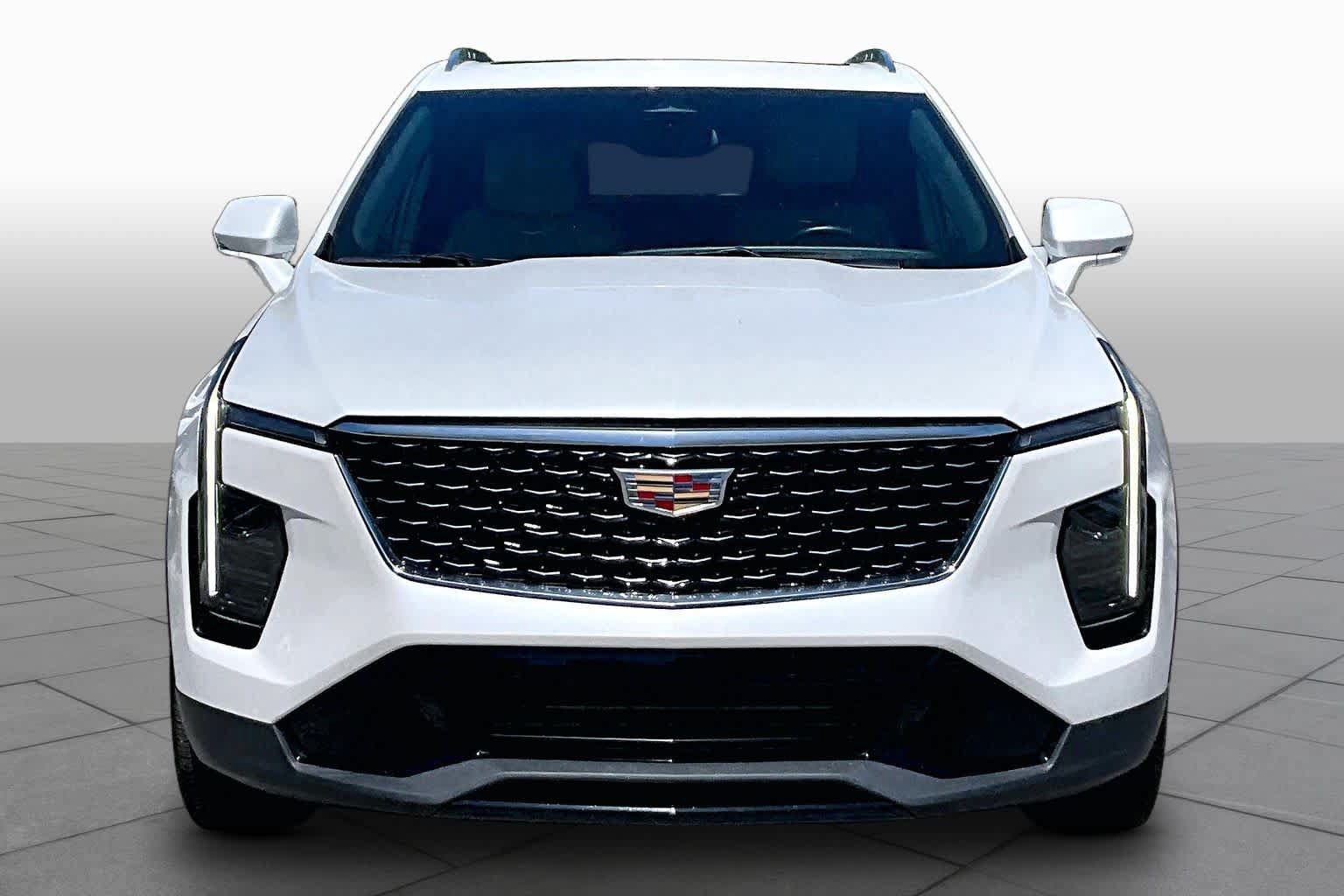 Used 2024 Cadillac XT4 Premium Luxury FWD image 4