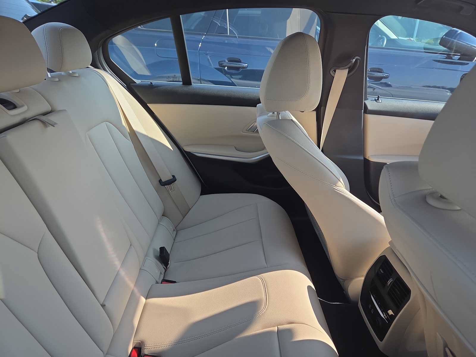Used 2020 BMW 330i Sedan w/ Convenience Package RWD image 12