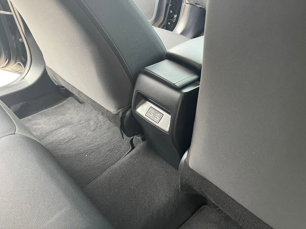 Used 2025 Toyota Corolla SE image 20