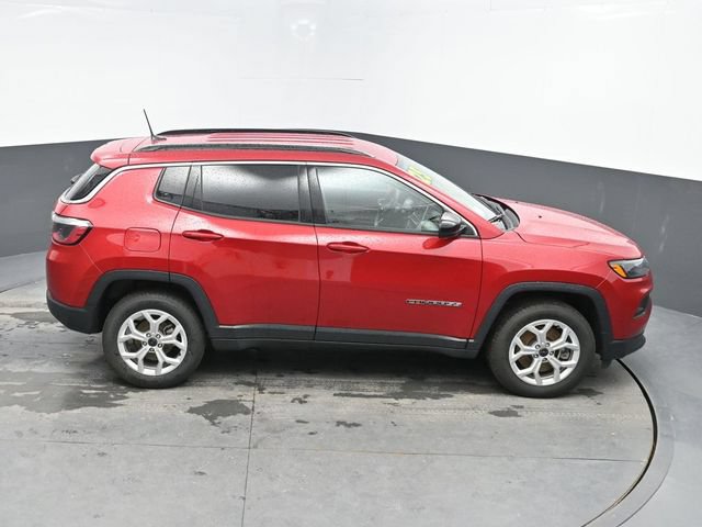 Used 2025 Jeep Compass Latitude AWD/4WD image 24