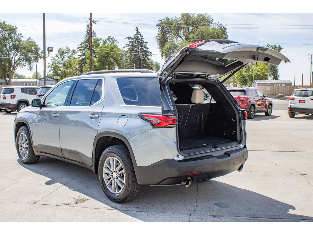 Used 2023 Chevrolet Traverse LT w/ LPO, Cargo Package AWD/4WD image 9