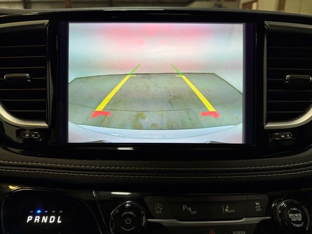 Used 2025 Chrysler Pacifica Limited image 19