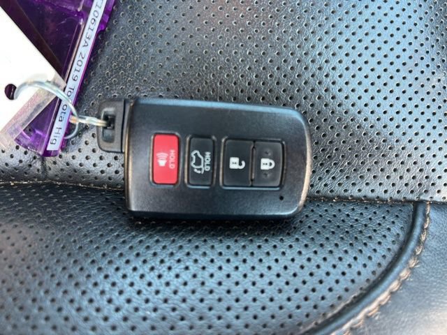 Used 2019 Toyota Highlander Limited image 41