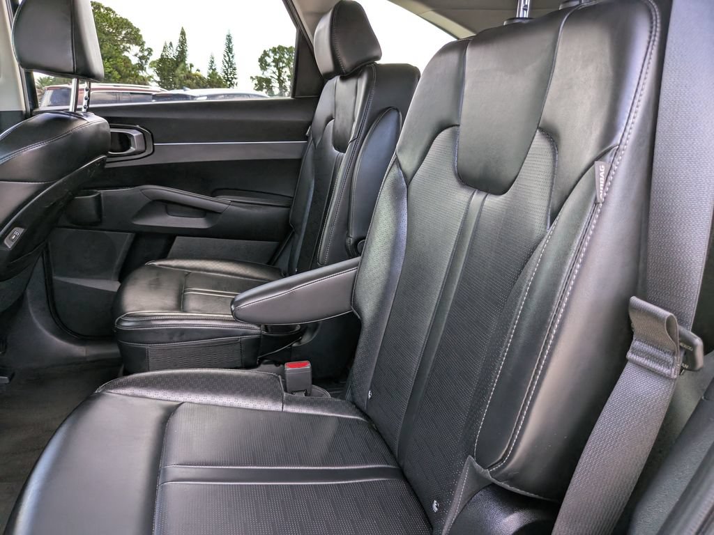Certified 2025 Kia Sorento EX w/ Panoramic Sunroof Package FWD image 19