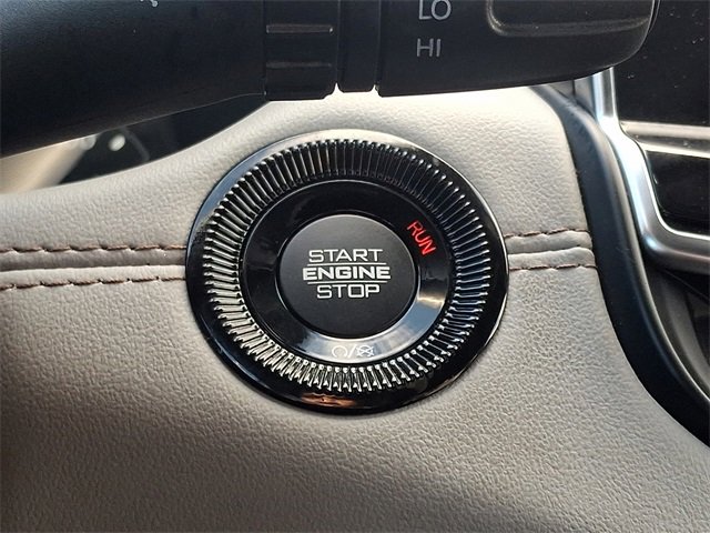 Used 2023 Jeep Compass Limited image 22