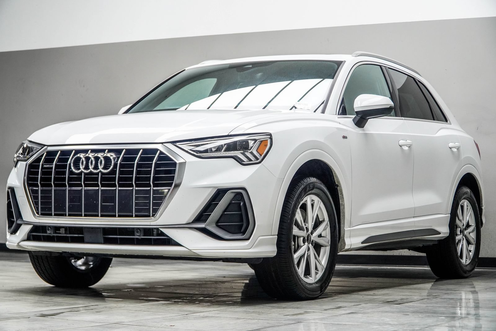 Used 2025 Audi Q3 2.0T Premium AWD/4WD image 9