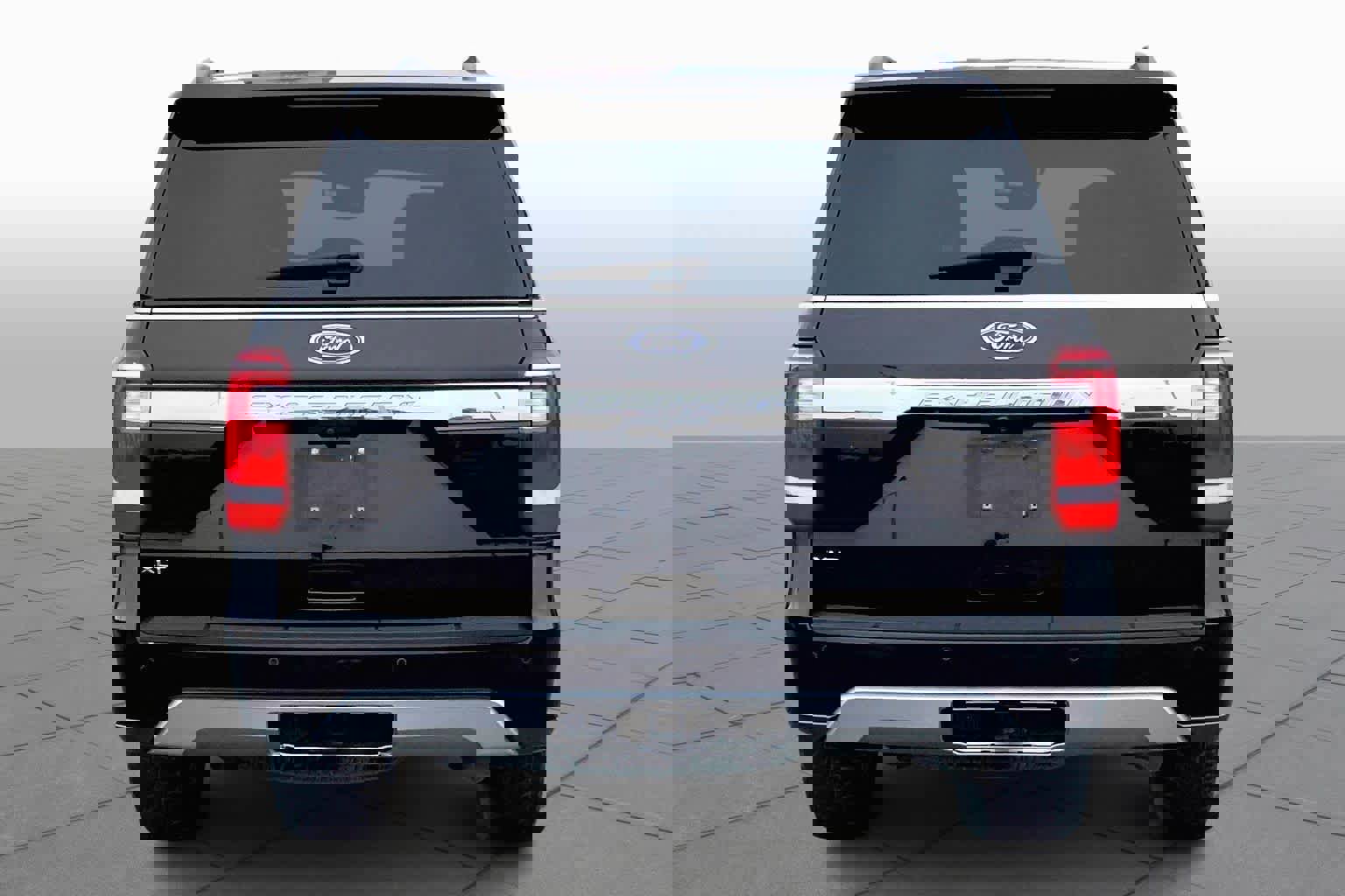 Certified 2021 Ford Expedition XLT image 4