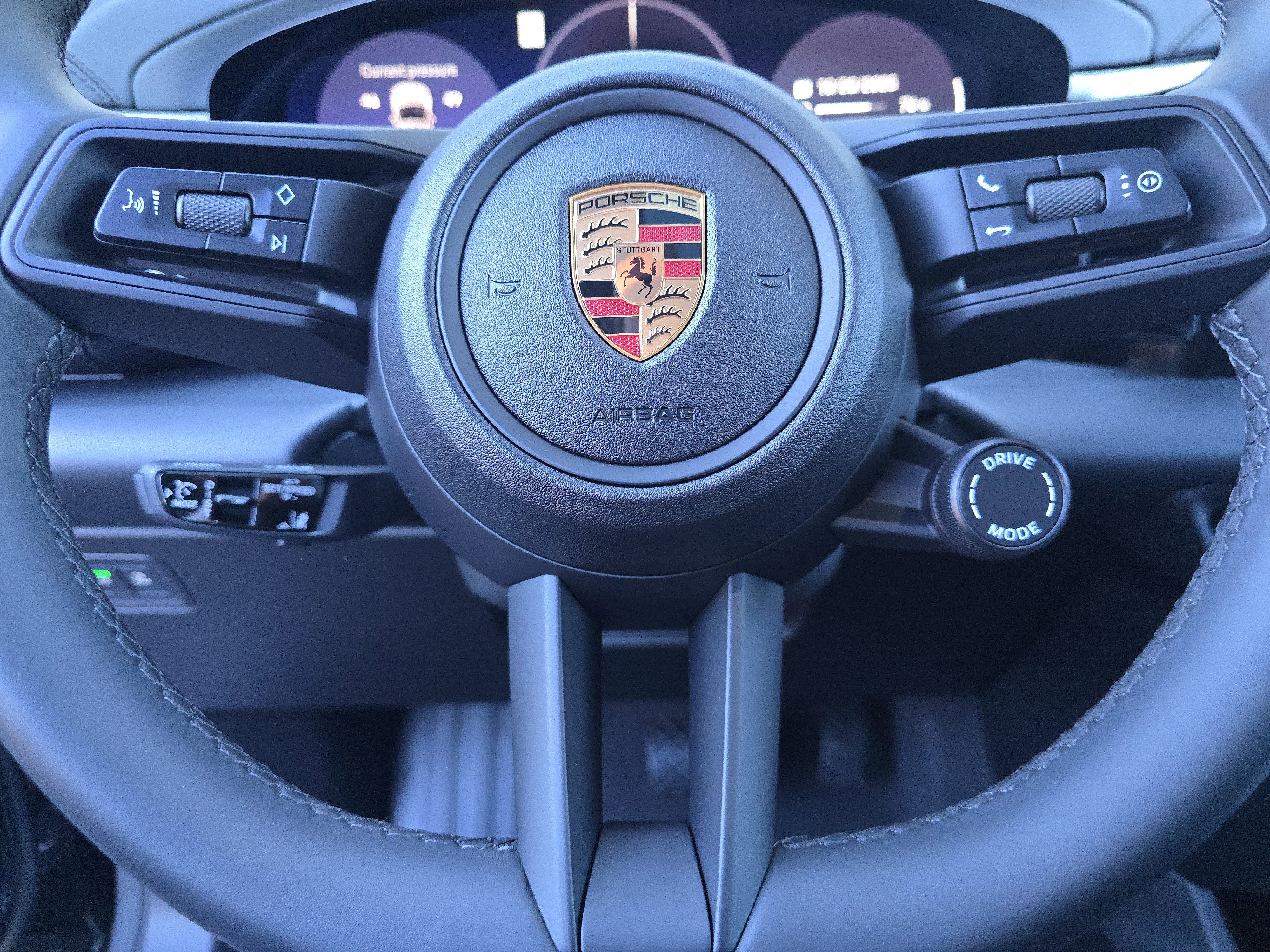 Certified 2024 Porsche Macan 4 Electric image 17