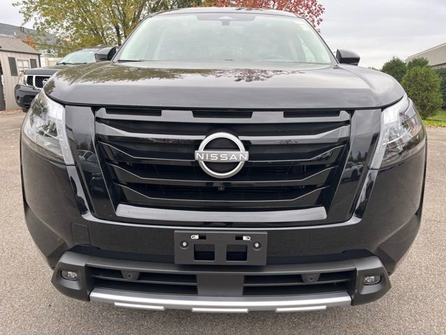 New 2025 Nissan Pathfinder Platinum image 14