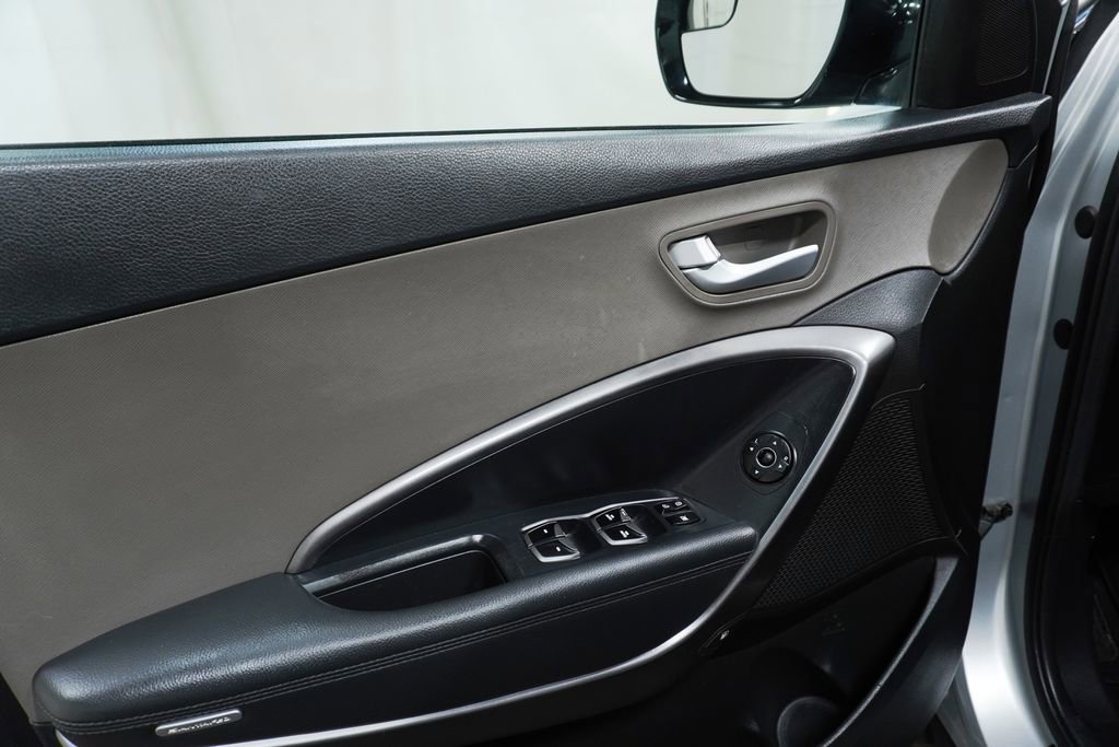 Used 2017 Hyundai Santa Fe Sport image 22
