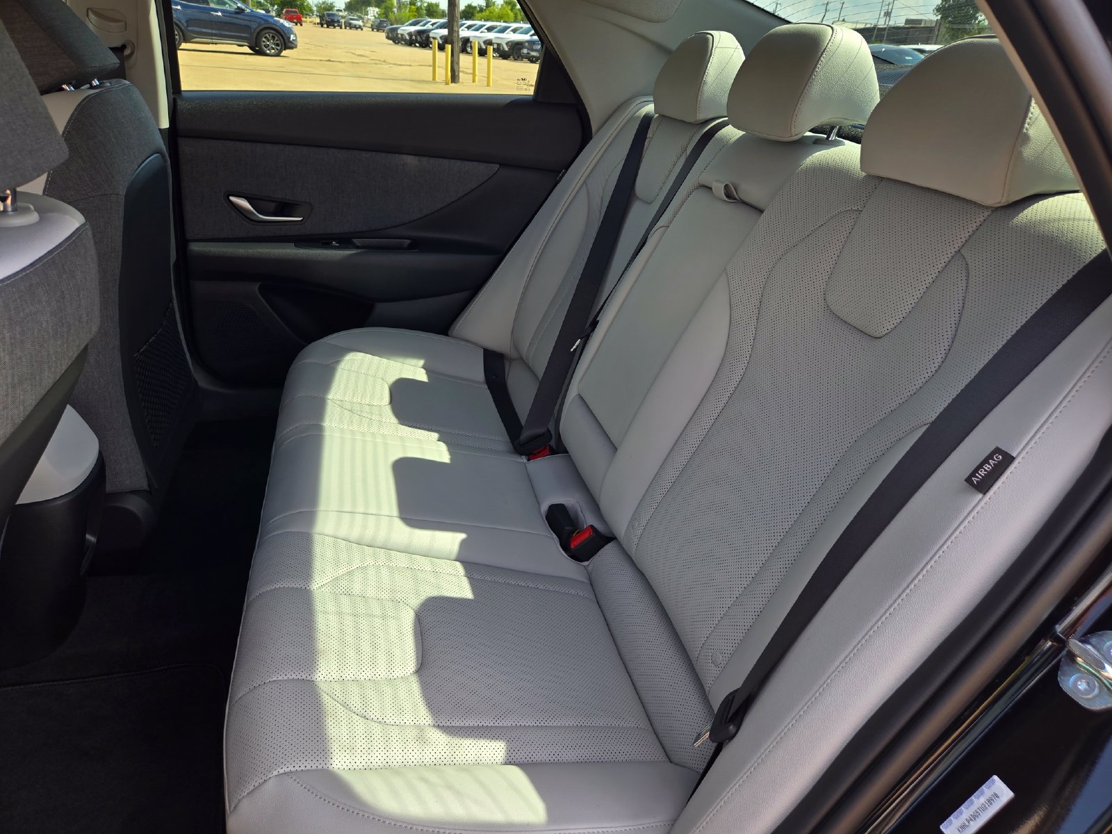New 2026 Hyundai Elantra Limited FWD image 18