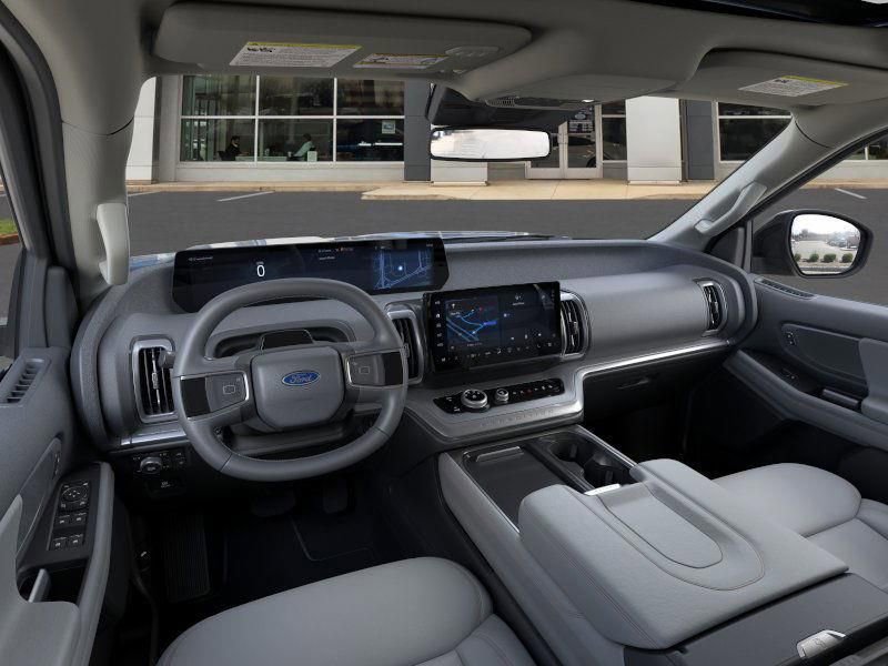 New 2026 Ford Expedition Active image 9