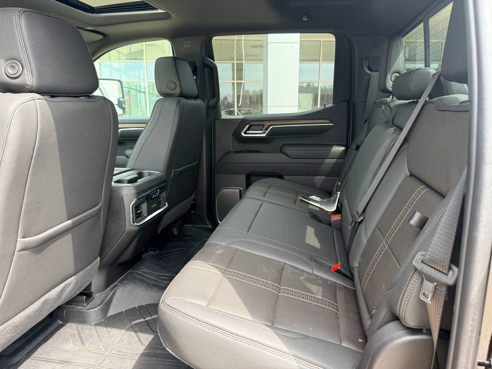 Used 2025 Chevrolet Silverado 1500 High Country w/ High Country Premium Package AWD/4WD image 12