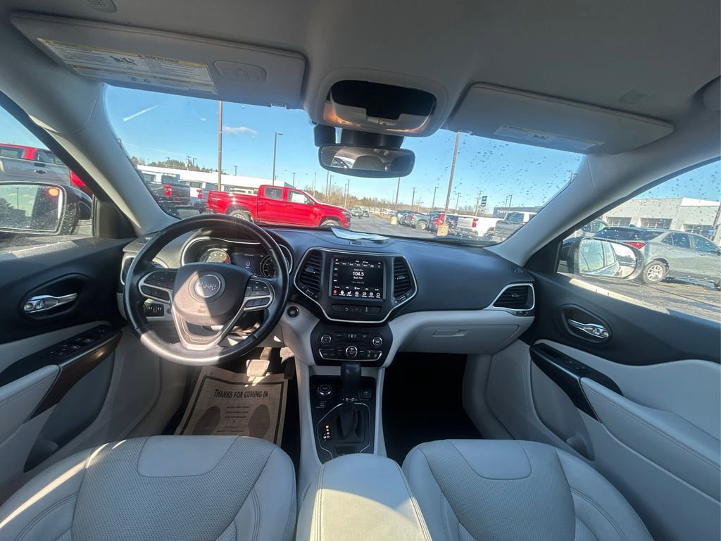 Used 2021 Jeep Cherokee Latitude Lux w/ Comfort/Convenience Group AWD/4WD image 25