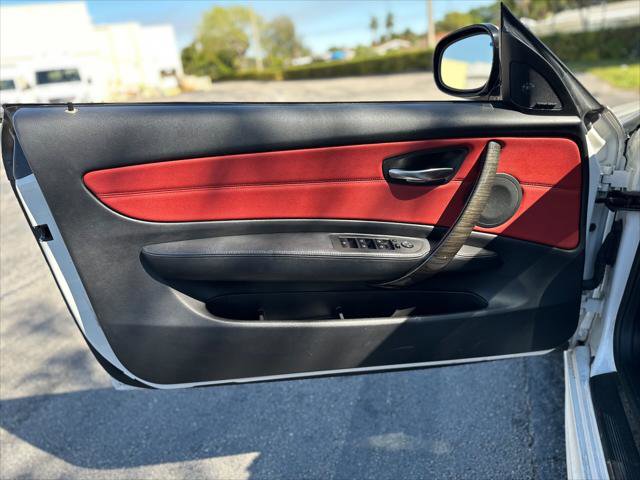 Used 2013 BMW 135i Convertible image 17