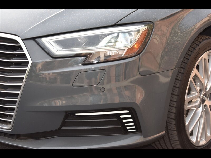 Used 2018 Audi A3 e-tron Premium Plus w/ Technology Package FWD image 44