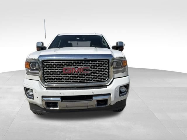 Used 2016 GMC Sierra 2500 Denali w/ Duramax Plus Package AWD/4WD image 8