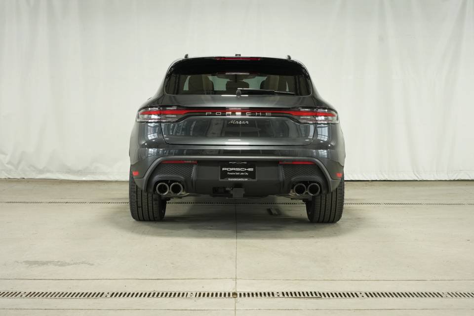 Certified 2026 Porsche Macan AWD/4WD image 6