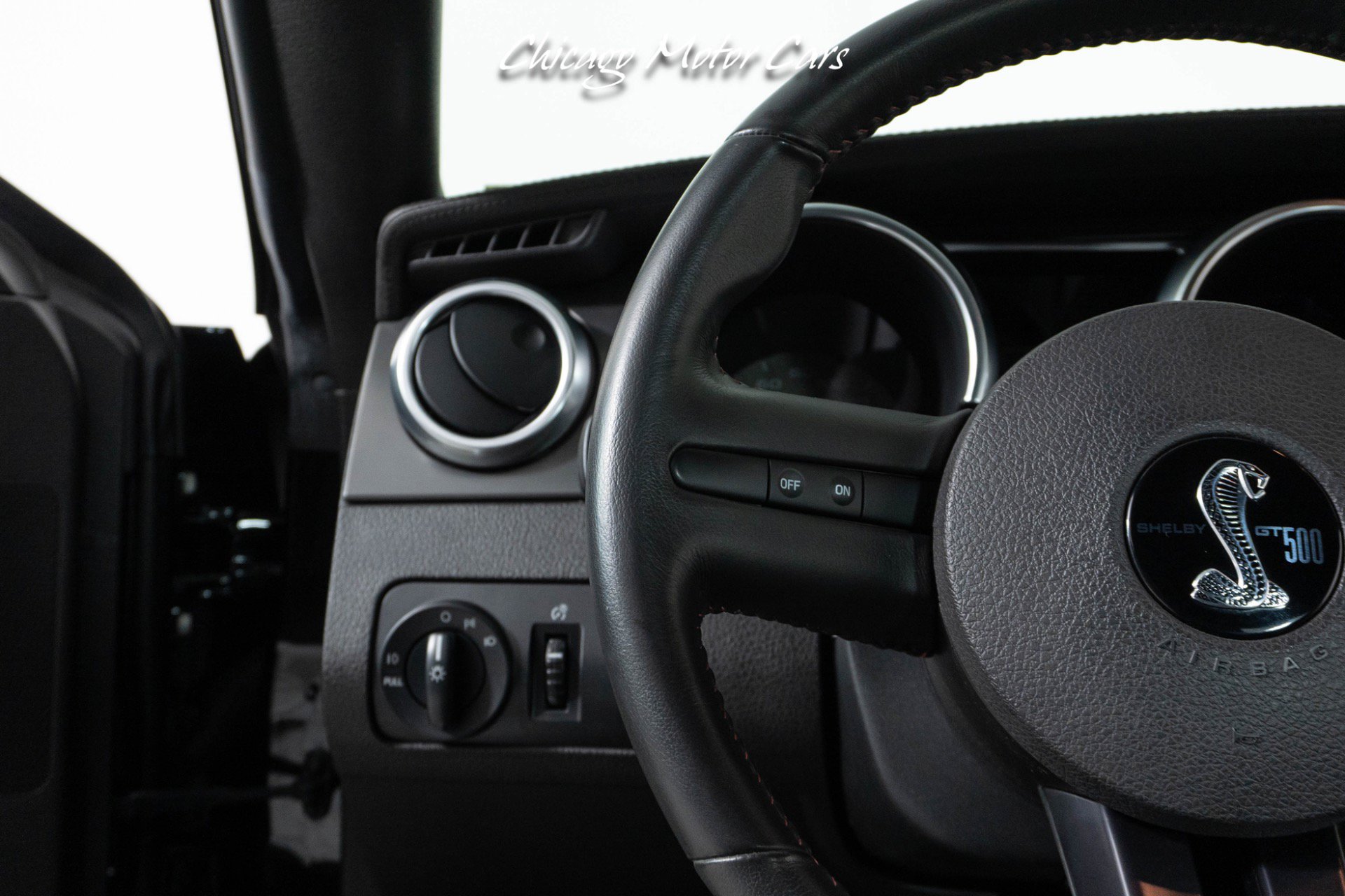 Used 2007 Ford Mustang Shelby GT500 RWD image 32