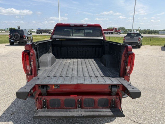 Used 2024 GMC Sierra 1500 Denali w/ Technology Package AWD/4WD image 7