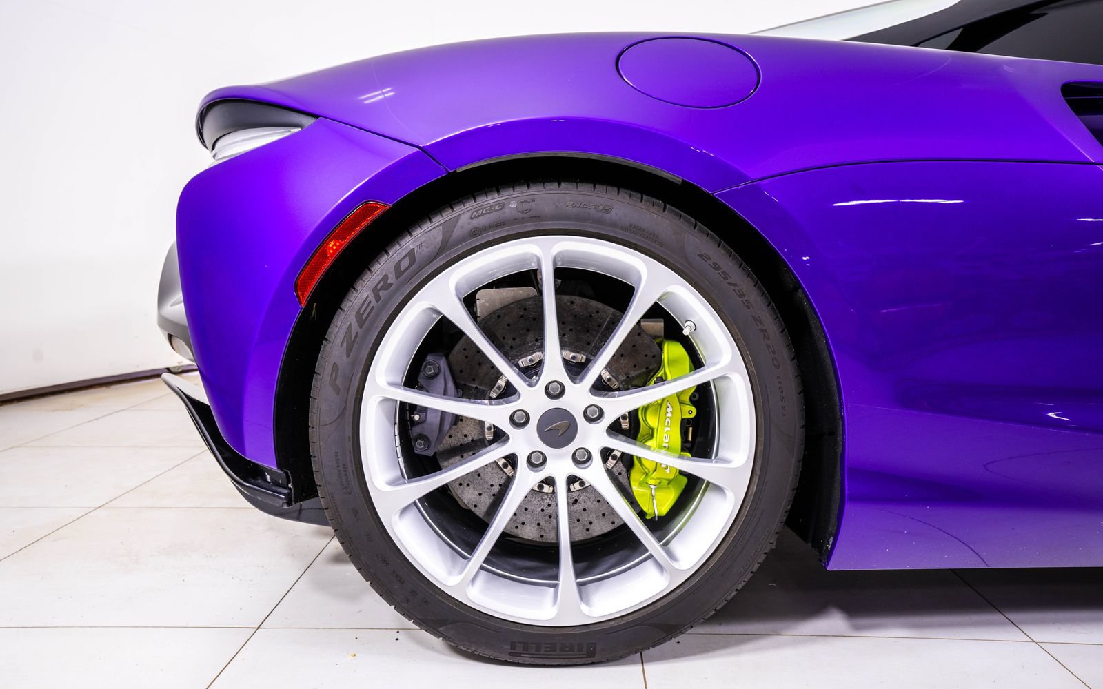 New 2025 McLaren Artura Spider RWD image 18