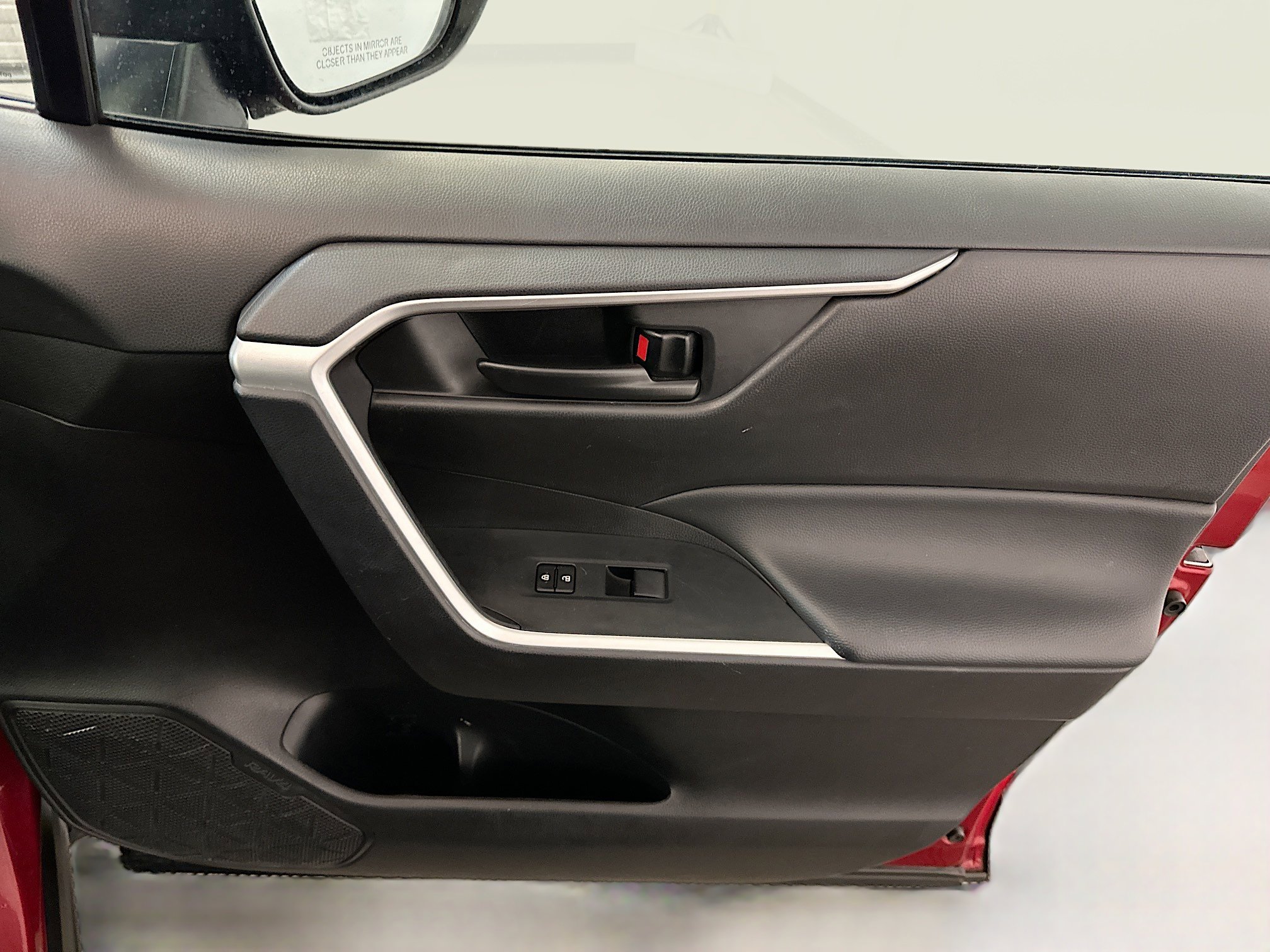 Used 2024 Toyota RAV4 LE image 33