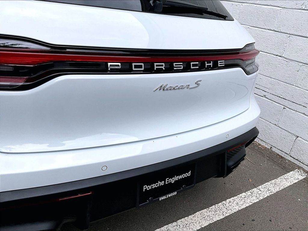Certified 2025 Porsche Macan S AWD/4WD image 13