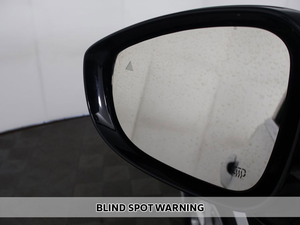 Used 2025 Chrysler Pacifica Select FWD image 4