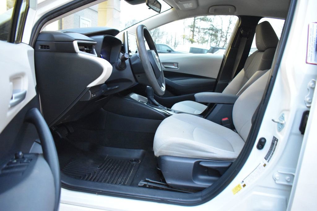 Used 2020 Toyota Corolla LE image 12