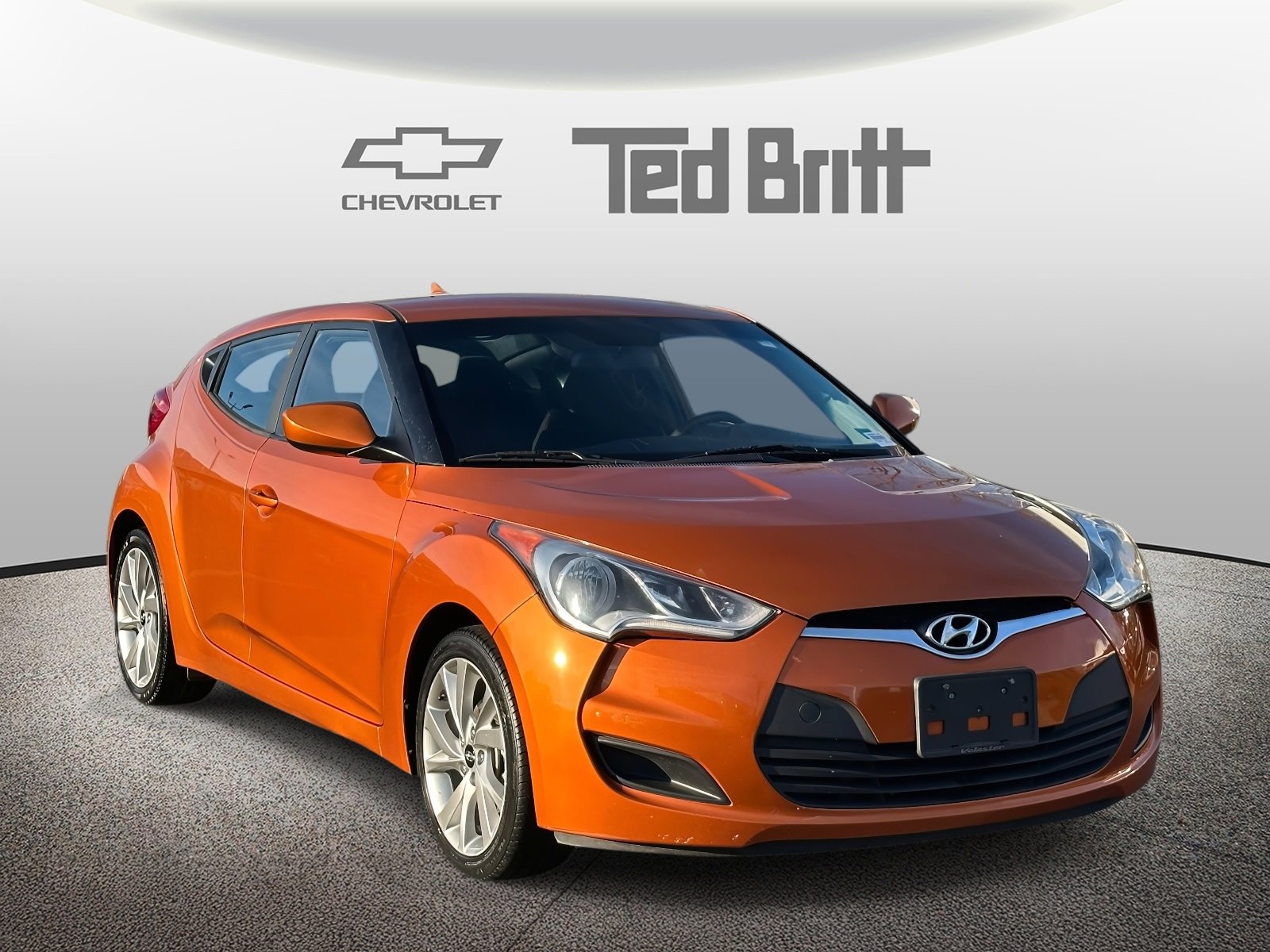 Used 2016 Hyundai Veloster image 3
