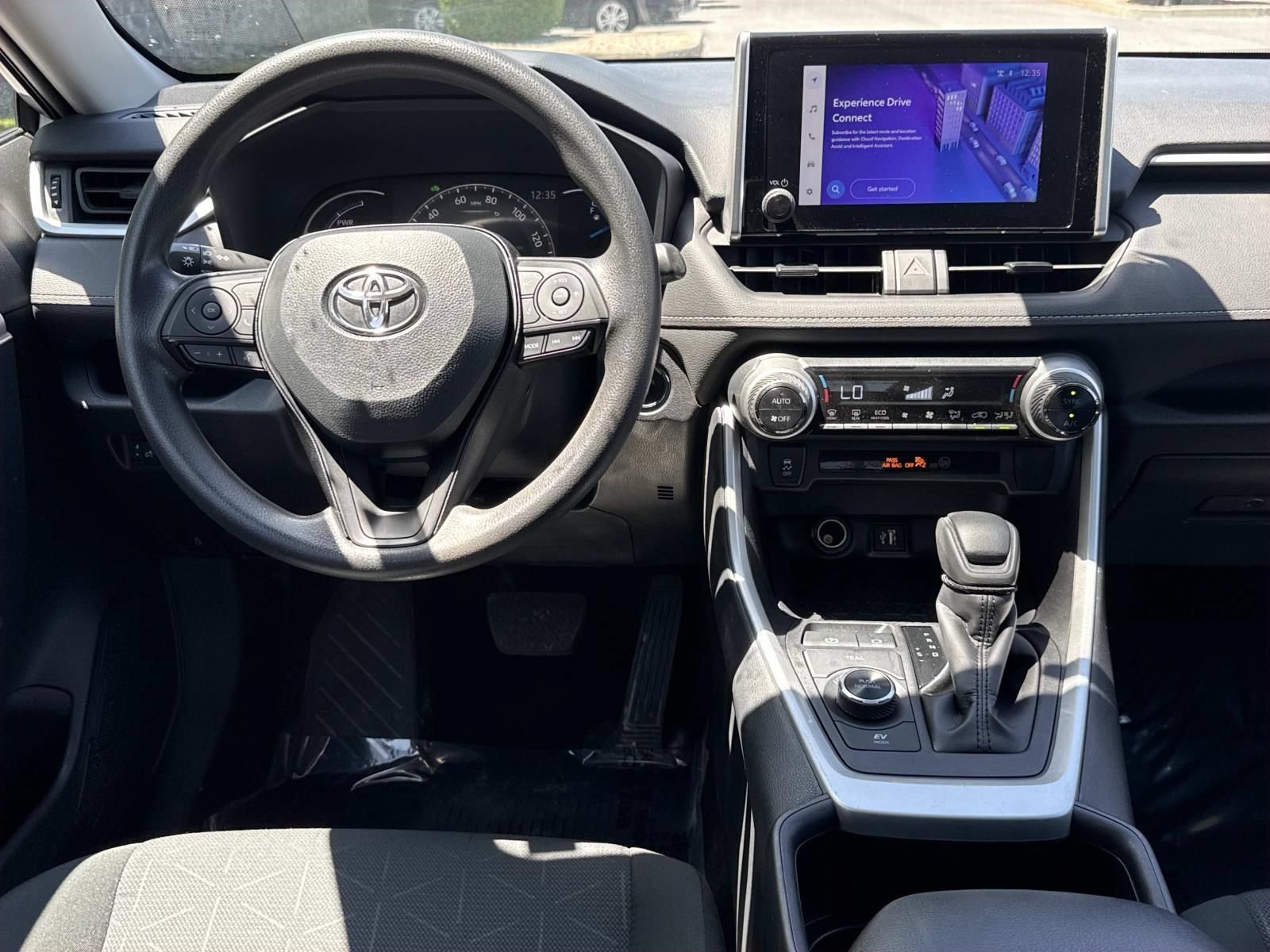 Used 2025 Toyota RAV4 XLE AWD/4WD image 8