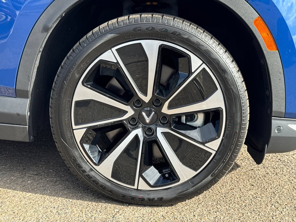 New 2025 VinFast VF 8 Plus AWD/4WD image 7
