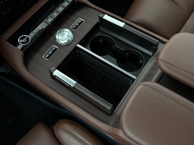 Used 2025 Lincoln Navigator L Reserve image 37