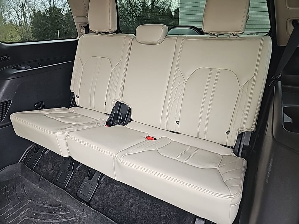 Used 2018 Ford Expedition Platinum image 40