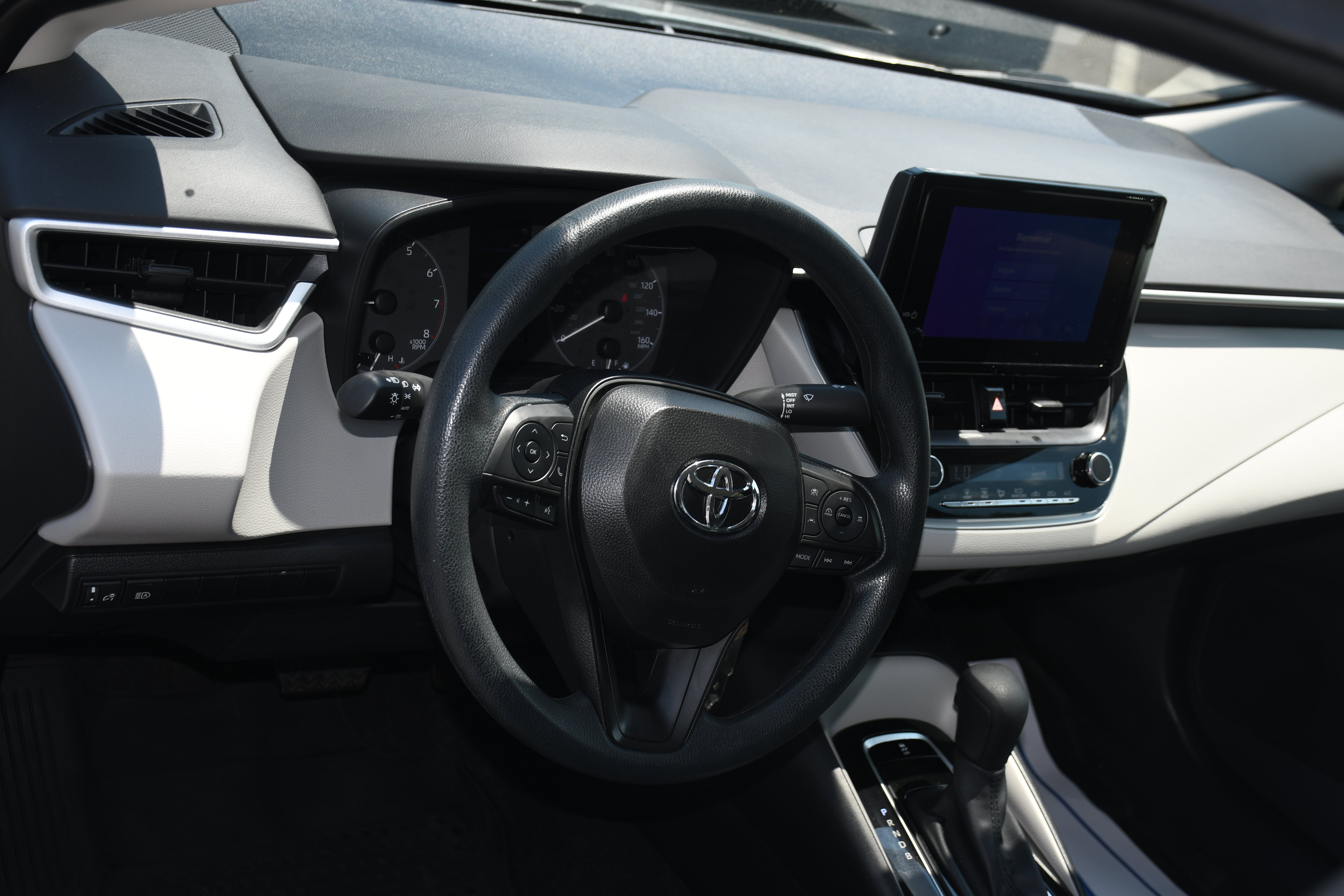 Certified 2025 Toyota Corolla LE FWD image 8