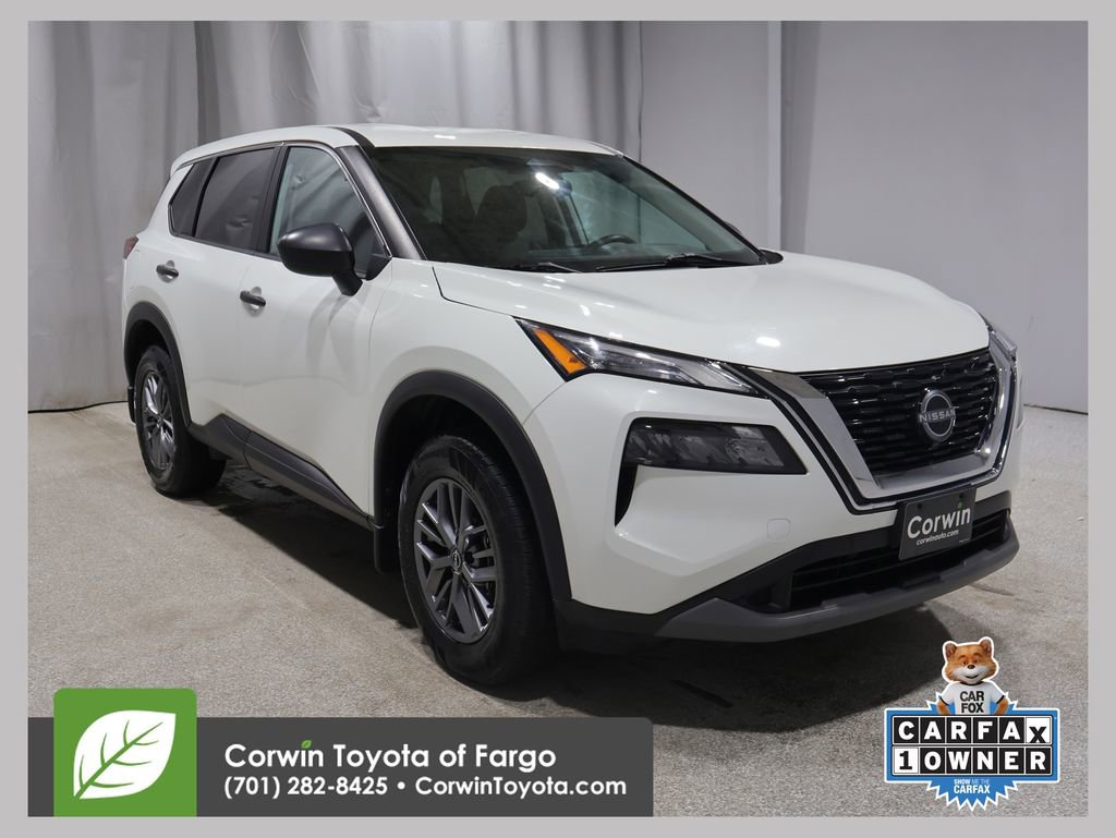 Used 2022 Nissan Rogue S image 1