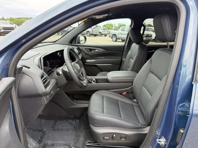 Used 2026 Chevrolet Traverse LT AWD/4WD image 11