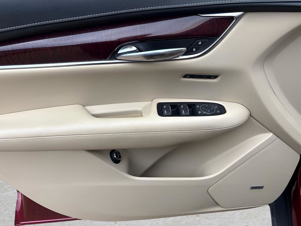 Used 2017 Cadillac XT5 Luxury FWD image 15