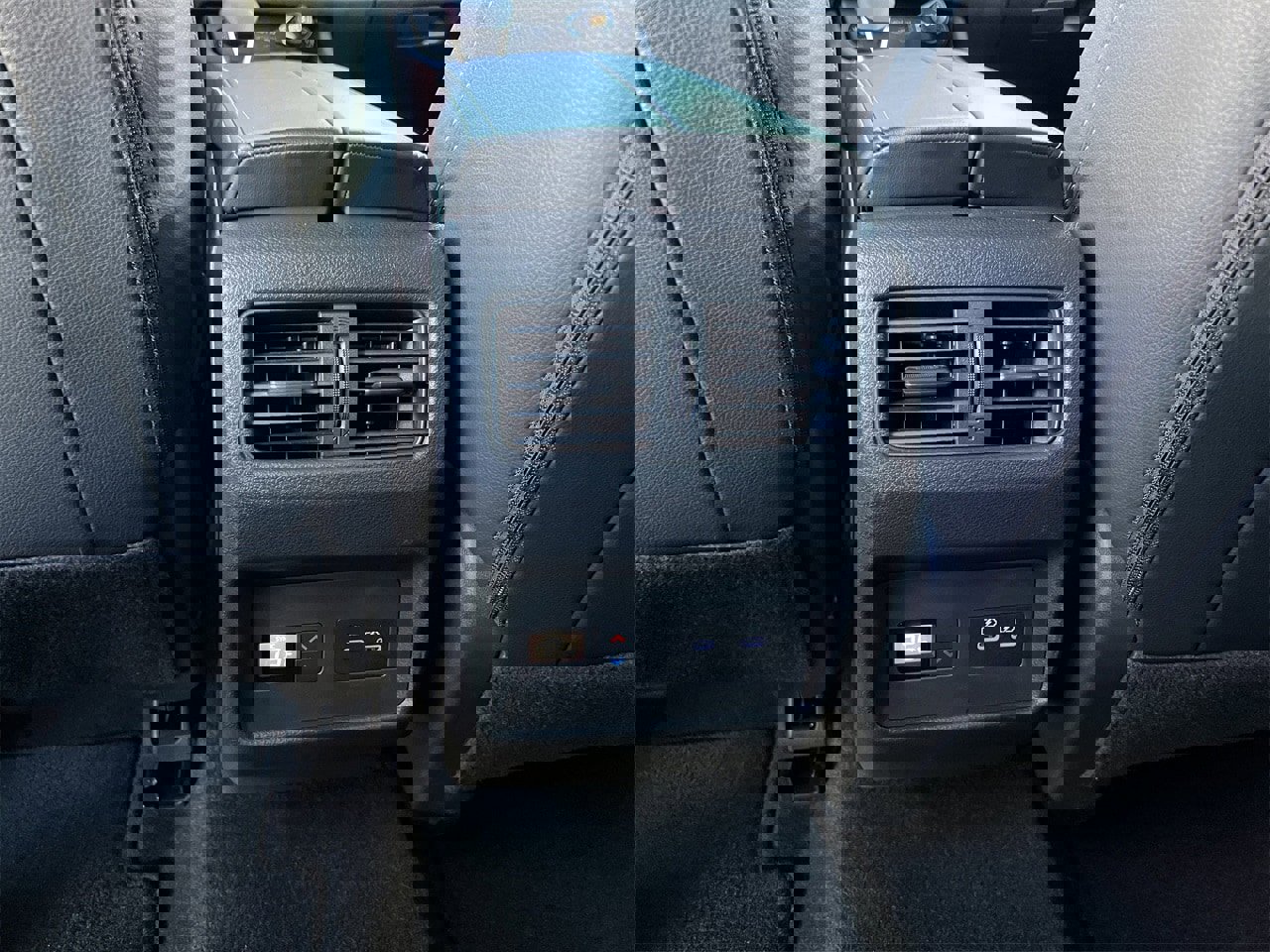 Certified 2025 Nissan Rogue SL w/ Tech Package image 25