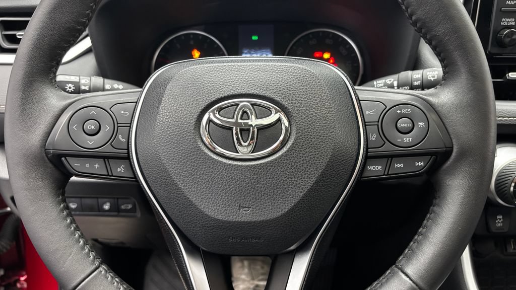 Used 2021 Toyota RAV4 XLE Premium AWD/4WD image 20
