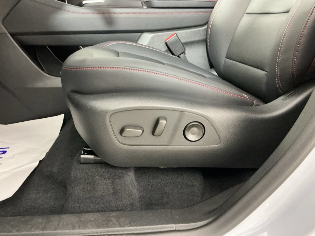 New 2026 Chevrolet Traverse Z71 w/ Enhanced Driving Package AWD/4WD image 6