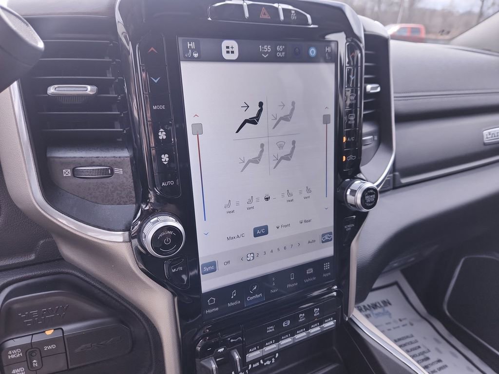 Used 2024 RAM 4500 Laramie image 19