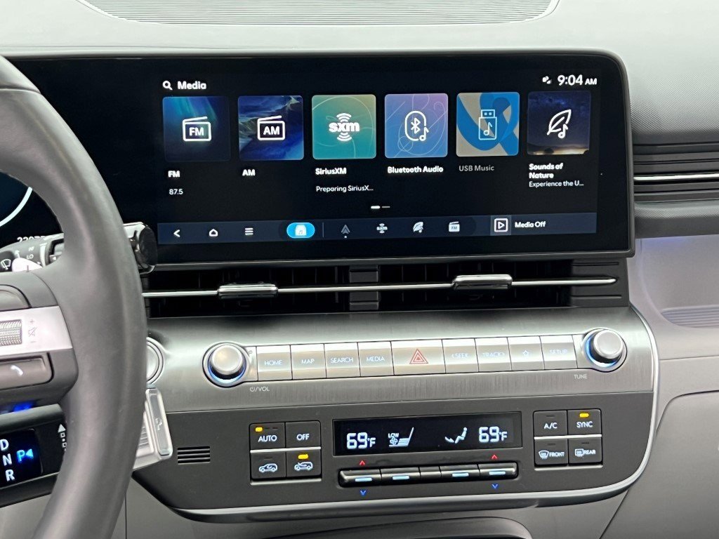 Used 2025 Hyundai Kona Limited image 22