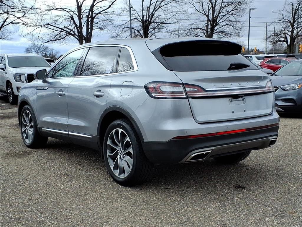 Used 2022 Lincoln Nautilus Reserve image 3