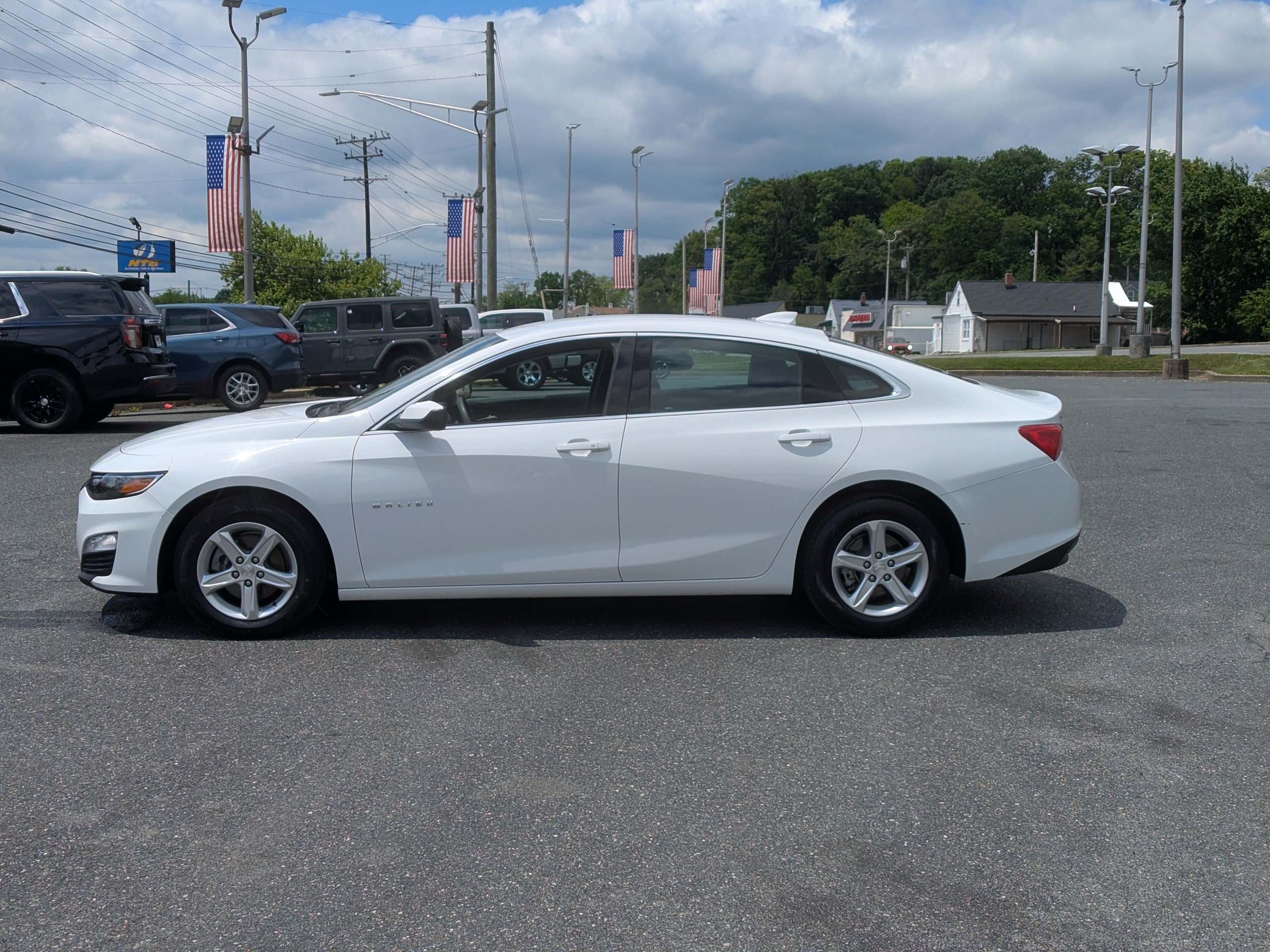 Used 2024 Chevrolet Malibu LT FWD image 5